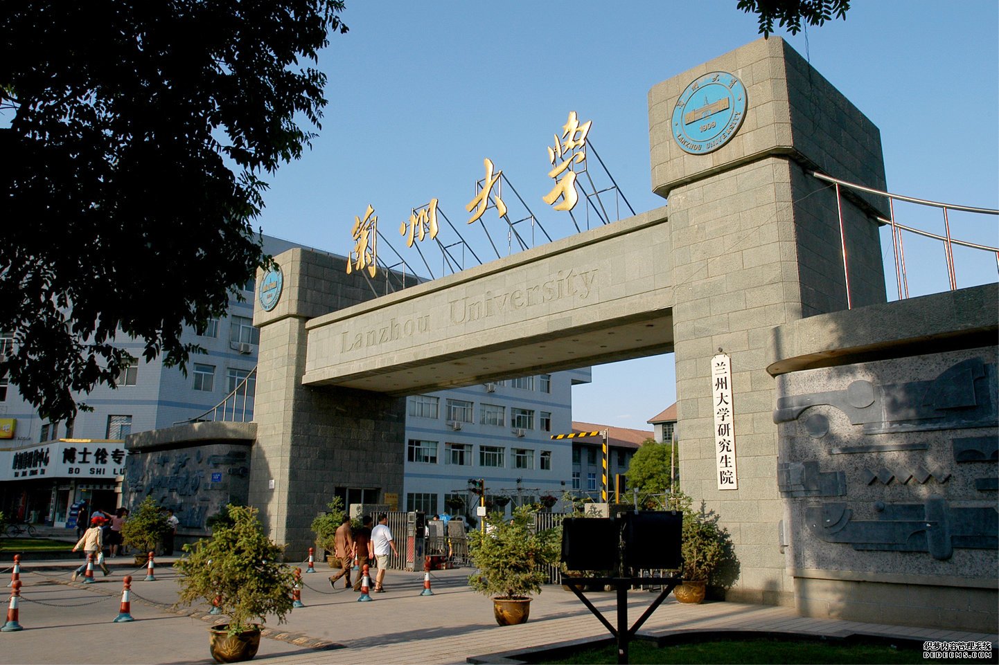 兰州大学和同济大学哪个好？王牌专业是什么？去哪一个更合适？